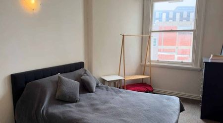 2 BEDROOM CITY APARTMENT - Photo 2