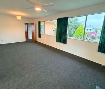 Excellent value and close to town! - Photo 2