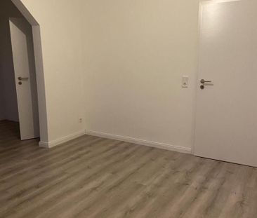 60qm Dachgeschosswohnung ab sofort frei - Foto 1