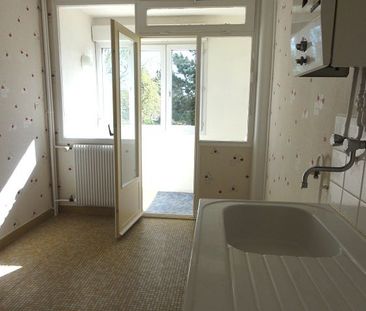 Location Appartement 2 pièces 45m² LE CREUSOT 71200 - Photo 2