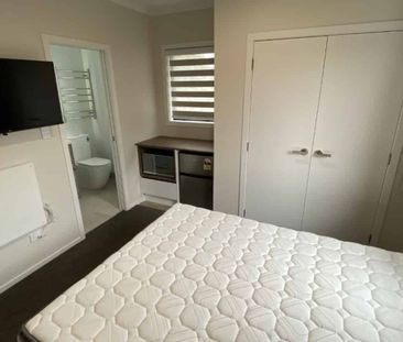 Short walk to Waikato Hospital - Photo 4