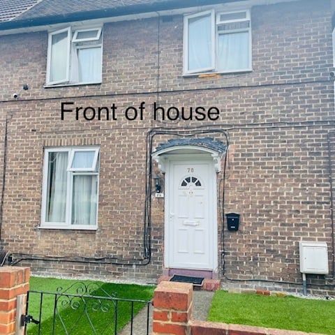 Room in a Shared House, Downham Way, BR1 - Photo 1