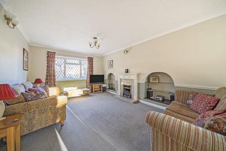 4 bedroom detached house to rent - Photo 3