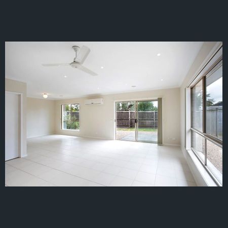 Perfect Family Home! - Photo 3