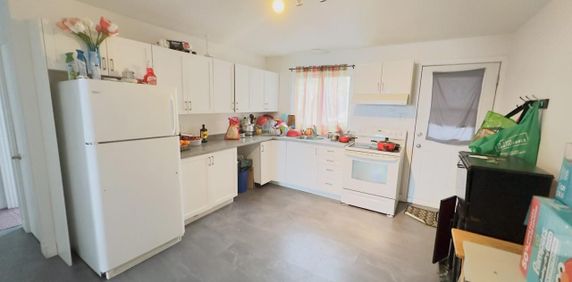 Immeuble - 475 7e Avenue, Sherbrooke 4 1/2 à Louer - Photo 2