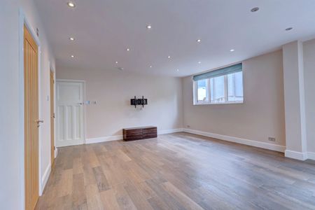 3 Bedroom Semi Detached House To Rent - Photo 5