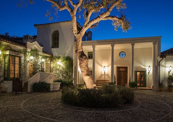 Luxury Villa for rent in Benahavís, Spain