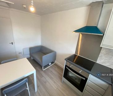 2 bedroom flat to rent - Photo 6