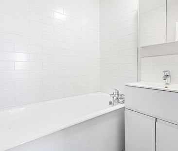 Room in a Shared Flat, Masterman House, SE5 - Photo 1