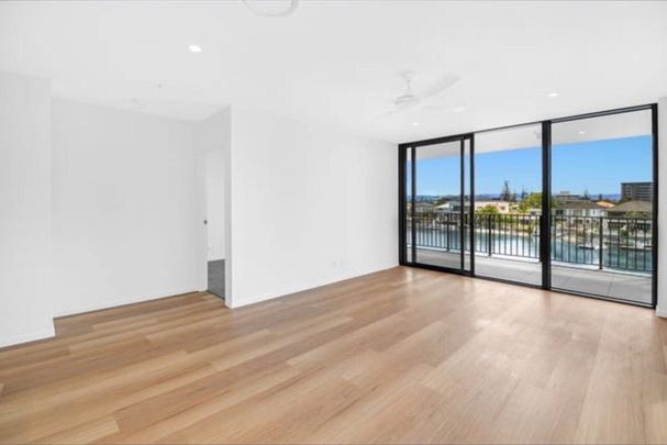 Surfers Paradise - Photo 1