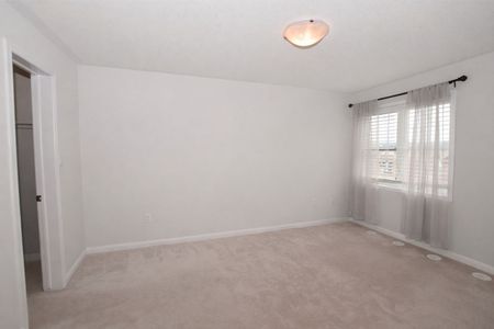 For Lease - 250 Mortimer Crescent, Milton, Ontario - Photo 5