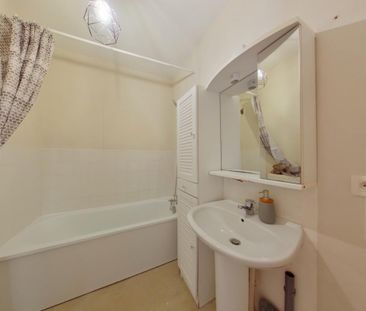Location Appartement 2 pièces 47m² POITIERS 86000 - Photo 2