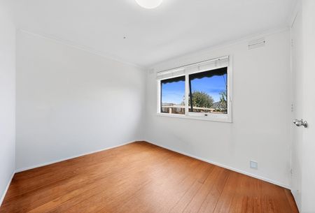 Spacious Family Home! - Photo 3