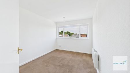 3 bedroom apartment to rent - Photo 2