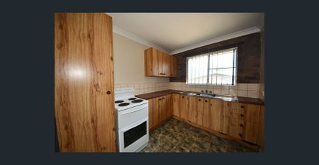 2 Bedroom Unit in a Quiet, Convenient Location - Photo 3