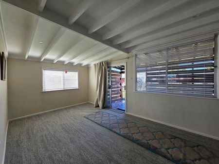 Spacious Riverside Living Close to the CBD - Photo 5
