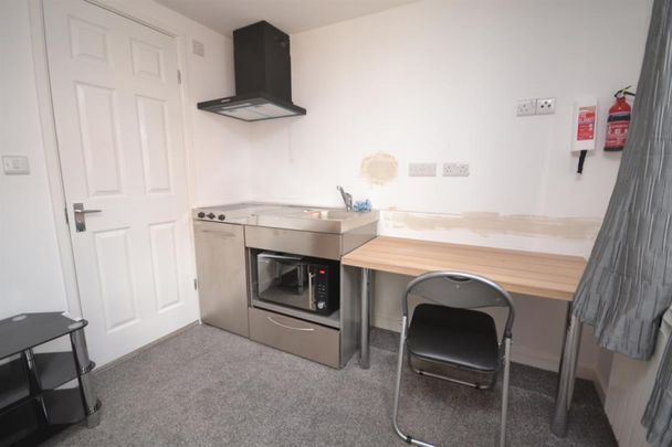 1 bedroom Flat To Let - Photo 1