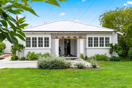 Gorgeous f/f house, power,linen,cutlery,garden - Photo 4