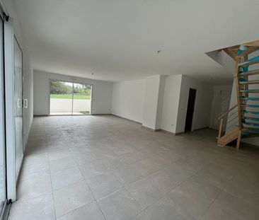 Location Maison 6 pièces 140m² - Photo 1