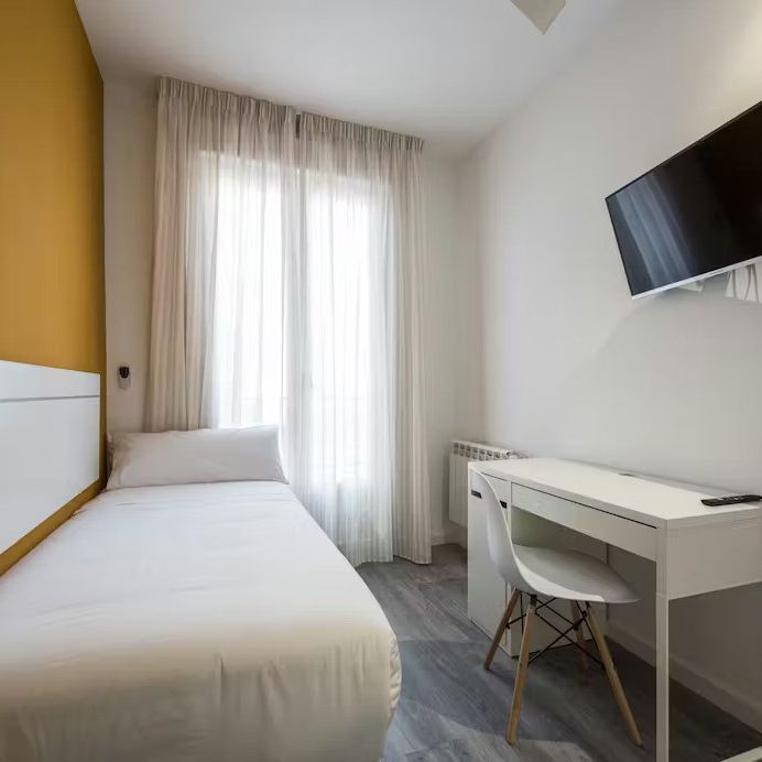 Calle de las Hileras, Madrid, Community of Madrid 28013 - Photo 1