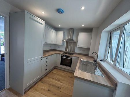 2 bedroom terraced house to rent - Photo 5