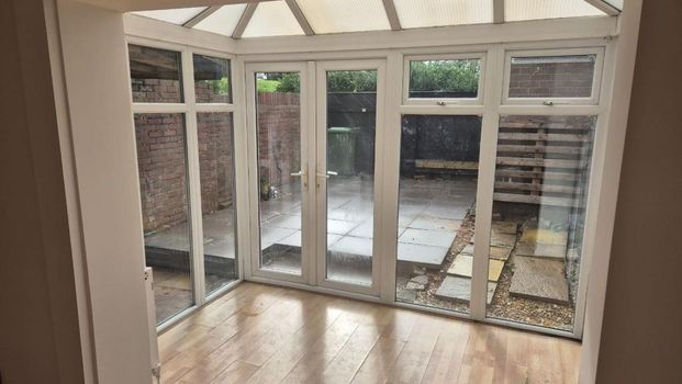 3 bedroom semi-detached house to rent - Photo 1