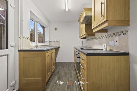 2 bedroom terraced house to rent - Photo 2