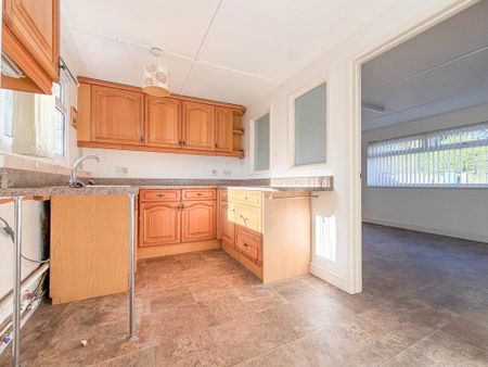 3 bedroom detached house to rent - Photo 5