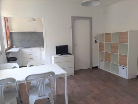 Location Appartement 2 pièces 32m² NIMES 30000 - Photo 2