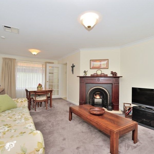 Stylish Family Home! - Photo 1