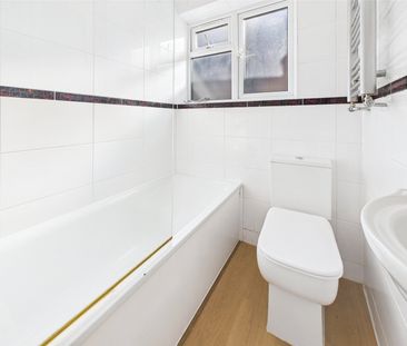 Cheltenham Avenue, Twickenham, TW1 - Photo 3