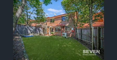 Gorgeous Castle Hill Townhouse in Highly Sought Complex - Photo 5