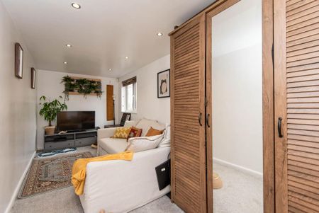 3 bedroom semi-detached house to rent - Photo 4