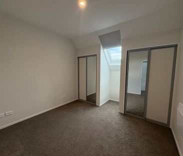 Spacious with Loads of Storage! - Photo 6