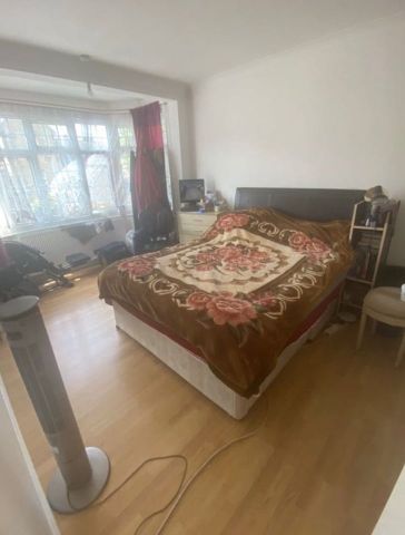 Room in a Shared House, Margery Park Road, E7 - Photo 4