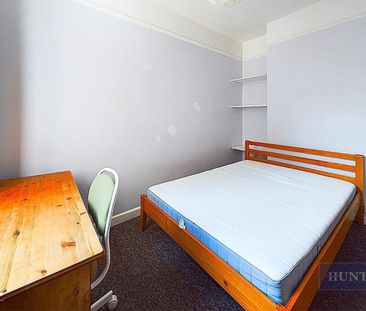 5 bedroom House To Let Total Size: 1680 SQ FT - Photo 3