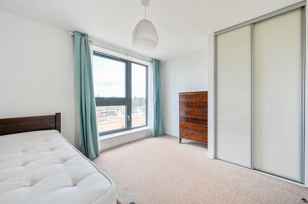 2 bedroom flat to rent - Photo 3