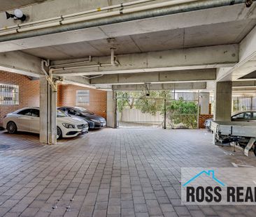 Fully Furnished Apartment in Perfect Location - Photo 2