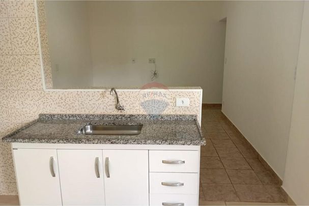 Casa com 1 Dormitório, 2 Vagas e Espaço Extra para Depósito - Foto 1