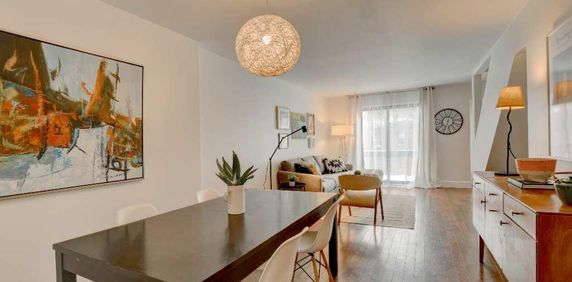 Magnifique 5½ meublé • 3 chambres • Centre-ville • Tout inclus - Photo 2