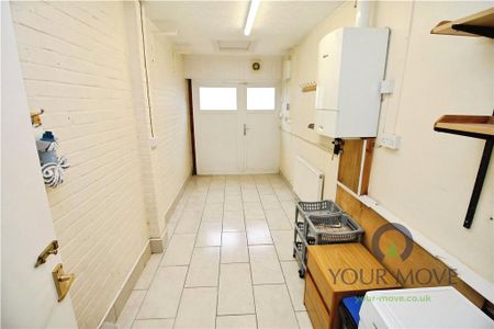 3 bedroom semi-detached house to rent - Photo 5