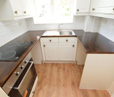 1 bedroom semi-detached house to rent - Photo 5