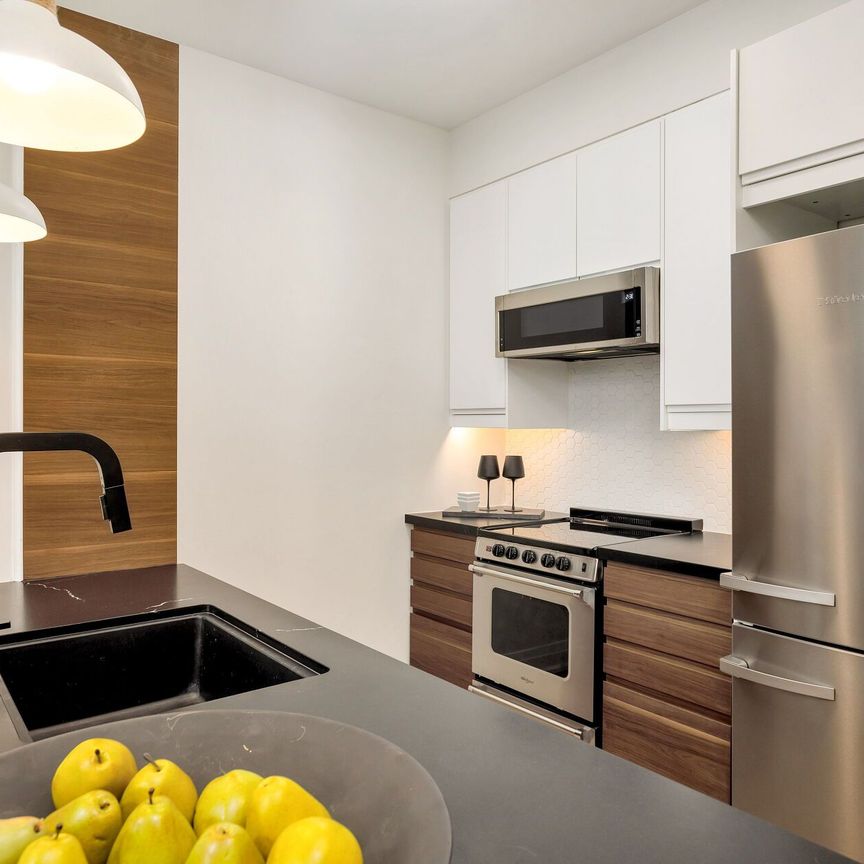 For Lease - 3391 Bloor Street Unit# 201, Toronto, Ontario - Photo 1