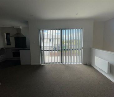 In the Hub of Takanini - Photo 2