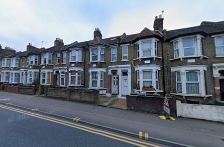 1 Bed Flat, Forest Road, E17 - Photo 2