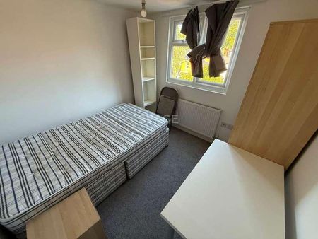 Grange Avenue, University, RG6 - Photo 2
