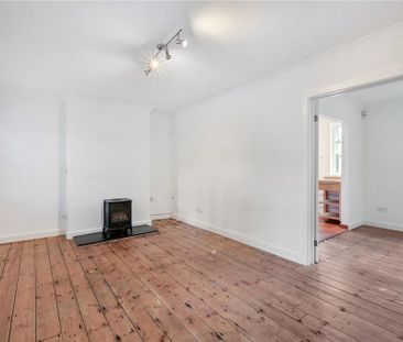 3 bedroom end of terrace house to rent - Photo 2