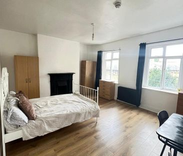 8 bedroom terraced house to rent - Photo 3