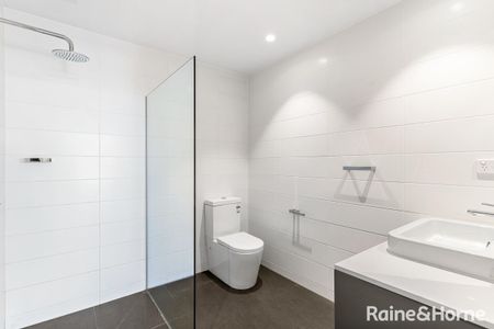Stylish two bedroom apartment in Marrickville - Photo 4