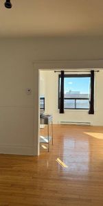 Grand 3 1/2 — Immeuble tranquille avec cachet — Disponible 1er décembre - Photo 4